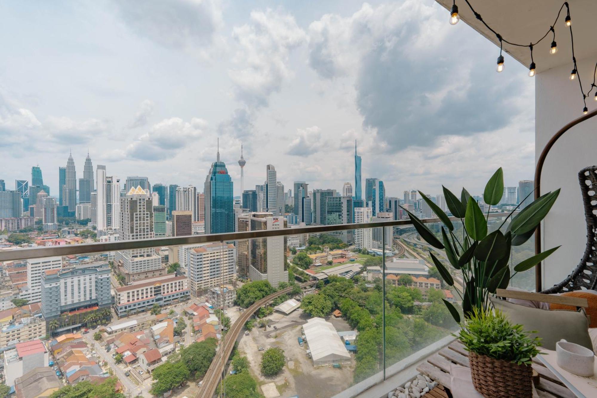 Suites & Residences @ Regalia By Plc Kuala Lumpur Buitenkant foto